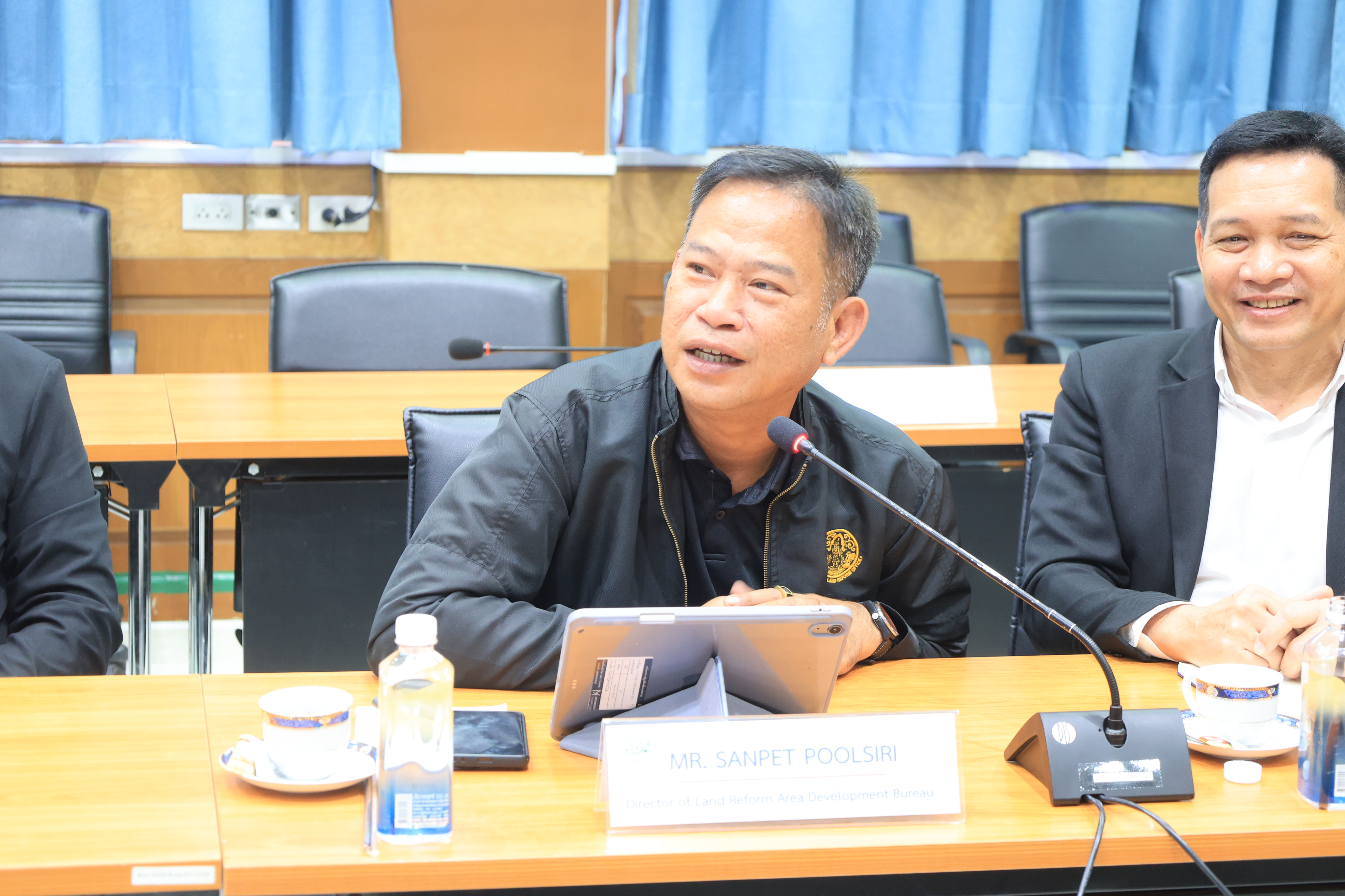 title - ส.ป.ก. ต้อนรับคณะผู้บริหารและเจ้าหน้าที่จากกรมบริหารและจัดการที่ดิน สปป.ลาว 